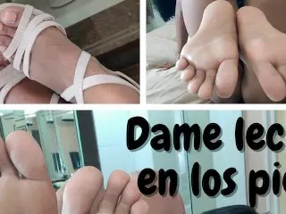 Dame Leche En Los Pies Traducido (Adoracion De Pies)