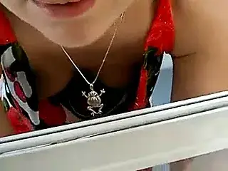 Gostosa cleavage tetas