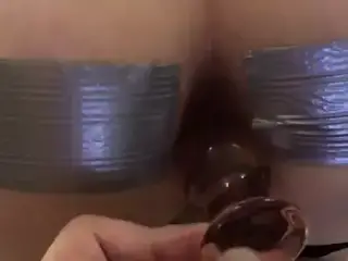 Amateur plug anal insertion