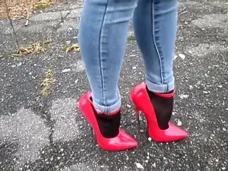Walking in extreme heels and jeans