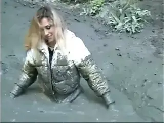 Sasja in muddy white thigh boots (part 2)!!!