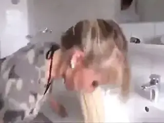 gorgeous blonde likes hot creampie