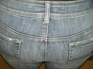 Huge cumshot on her jeans