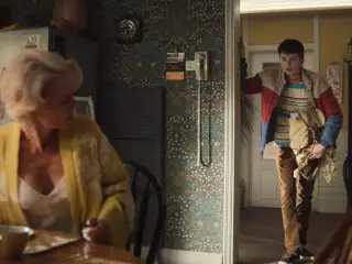 Gillian Anderson-Sex Education 1x03