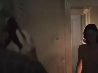 Phoebe Tonkin - Bloom S01E02 (2019)