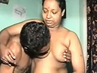 beautiful big mallu aunty