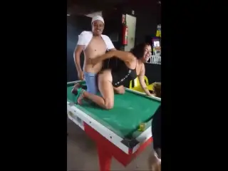 sexo en la mesa de billar