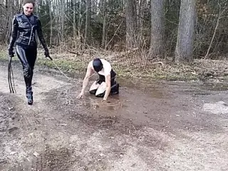 publich Femdom Muddy