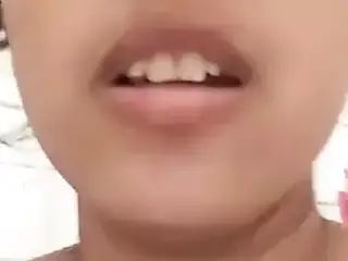 thai girl masturbating