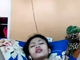 Indonesian Babe Masturbate in Her Room