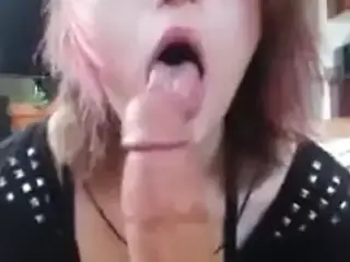 Girl in glasses pleases the penis
