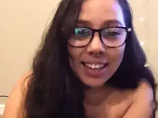 Girl reviews my cock and gives it a rating