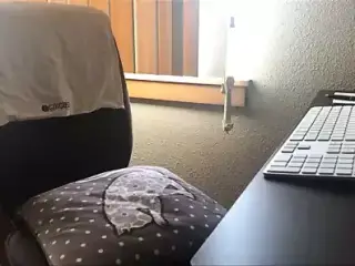 Chubby thong farts