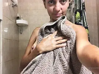 youtuber ana shower