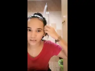 malay - awek melayu joget shower dance