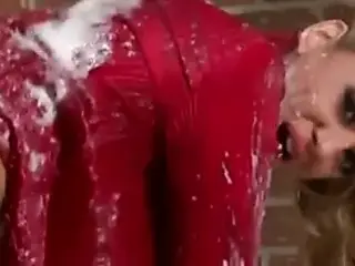Bimbo loves facial bukkake moisturizer
