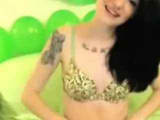 Irish emo hottie, beer and webcam