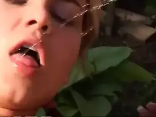 Perverse pee slut otdoor