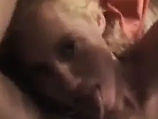 ojos vendados mamando
