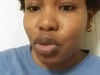 Black woman pumps a big tit for Youtube 2