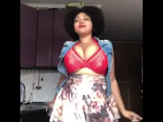 Roza ebony tits