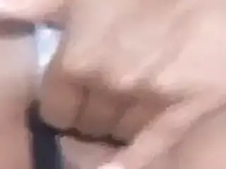 Alte Sau wird mitten im Zoo geil!