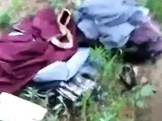 Desi Lover Kissing And Gf Showing her Boobs Outdoor