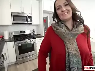 who is she? name of the pornstar please