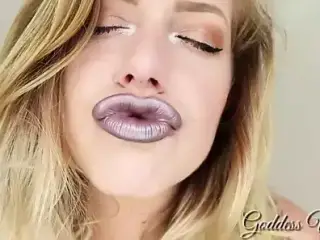 Silver lippy smooches