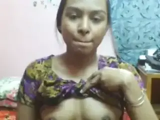 Bangladeshi girl showing boobs for boyfriend