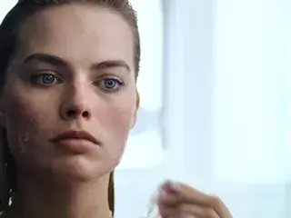 Margot Robbie Beauty Routine