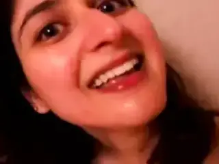 Indian Nri Reena Drinking Piss