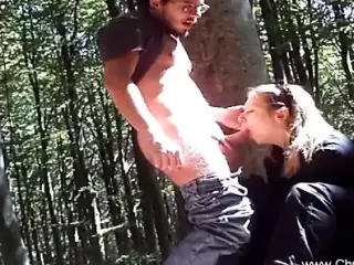 Fucking Outdoors Against A Tree In Italy Just To Arouse