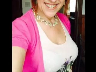 MANDY B : FACBOOK FRIEND & XHAMSTER XPOSED SLUT