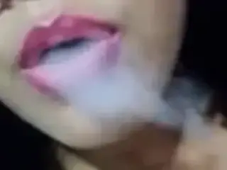 Novinha tocantis 4 fumando