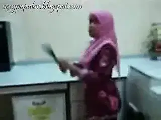 jilbab bugil di kantor