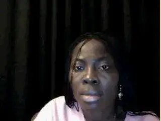 african woman quickly bates on cam