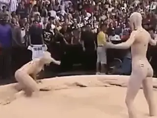 TRISH STRATUS STACY KEIBLER MUD WRESTLING !!