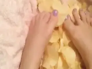 Bubblegum Plays with Chips