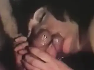 Double blowjob & cumshot