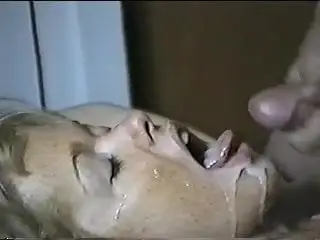 Nice lips, nice load