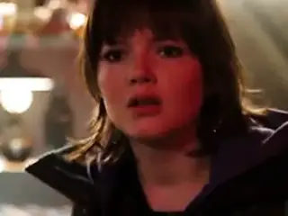 Holliday Grainger, Zoe Tapper - Demons s1e04