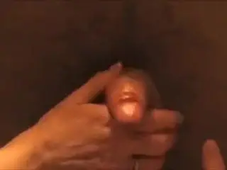 2 GILFS play with 1 Cock