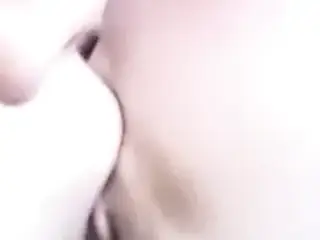 debemos seguirnos besando
