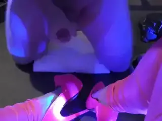 Cumming On Pink Heels