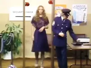 Bizarre Canada, Security Airport