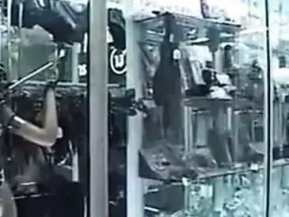 Partouze amateur au sex shop