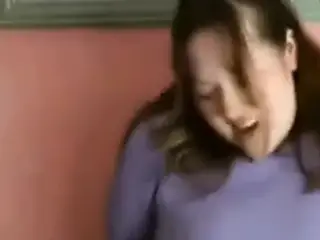 Amateur headscissor in black pantyhose