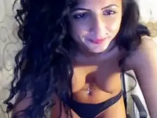 Cutie fuck pussy with toy