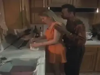 moana pozzi in buco profondo scena